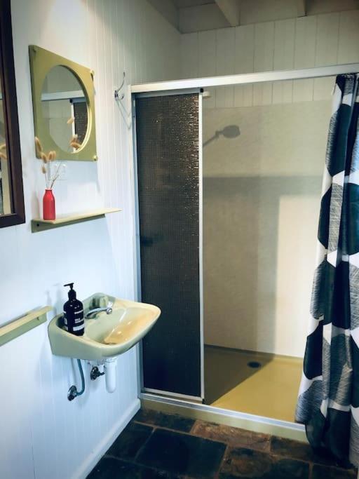 Peterborough Beach House Extérieur photo